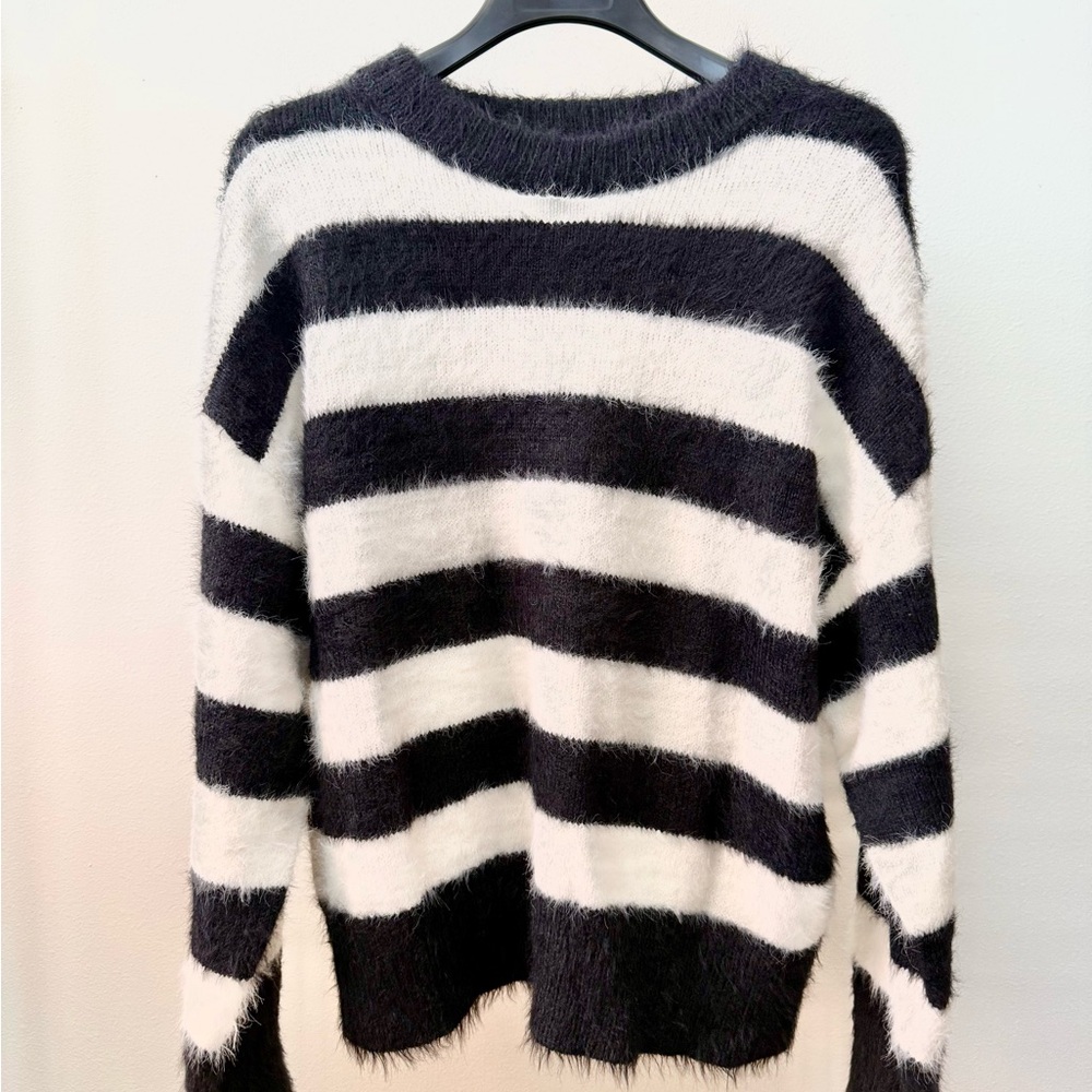 A New Day Fuzzy Striped Eyelash Knit Sweater Black White Large